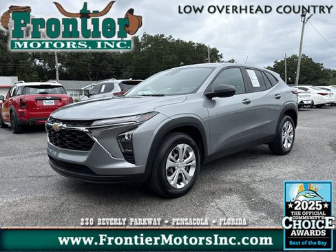 Used 2024 Chevrolet Trax LS FWD image 1