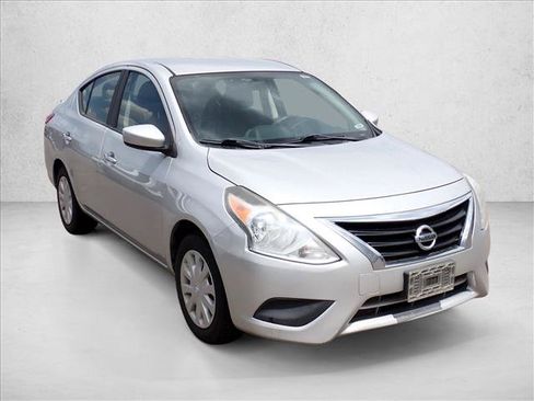 Used 2016 Nissan Versa SV FWD image 10
