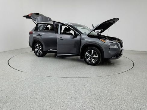 Used 2022 Nissan Rogue SL w/ SL Premium Package image 10