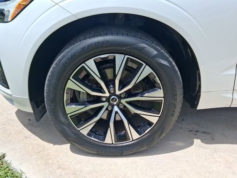 Used 2023 Volvo XC60 B5 Core w/ Protection Package Premier image 3