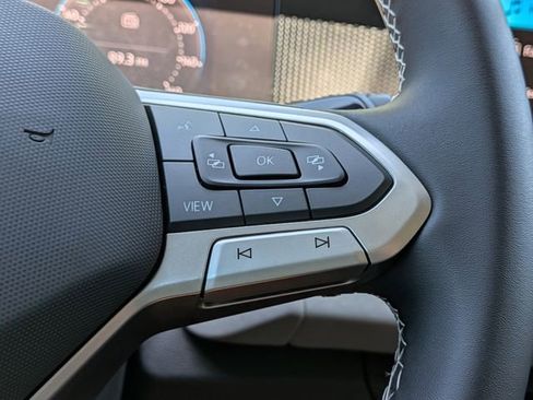 New 2026 Volkswagen Tiguan SE FWD image 23