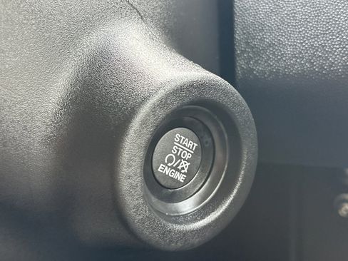 New 2025 RAM ProMaster 2500 w/ Convenience Group image 22