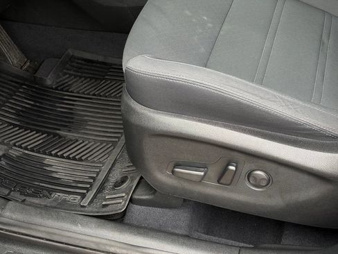 Used 2020 Kia Sorento S FWD image 12