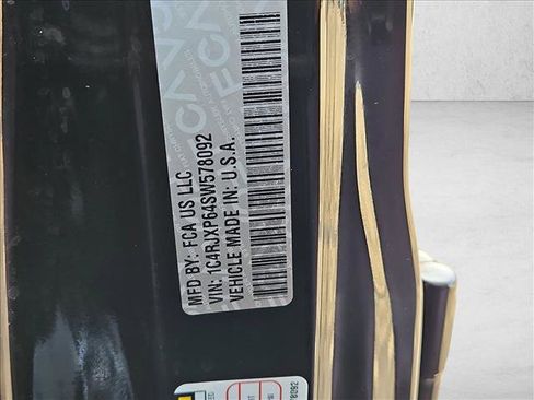 Used 2025 Jeep Wrangler Sahara image 15