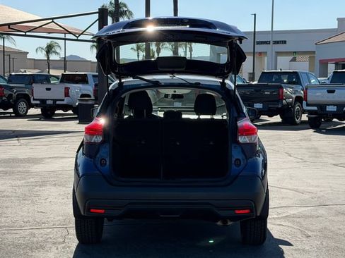 Used 2018 Nissan Kicks SV FWD image 6