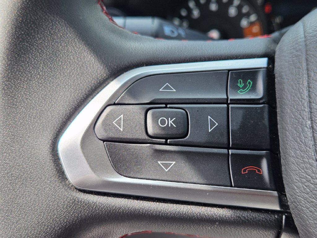 Used 2025 Jeep Compass Trailhawk AWD/4WD image 30