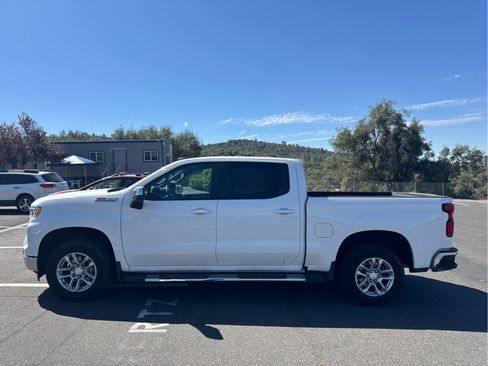 Used 2025 Chevrolet Silverado 1500 LT AWD/4WD image 8