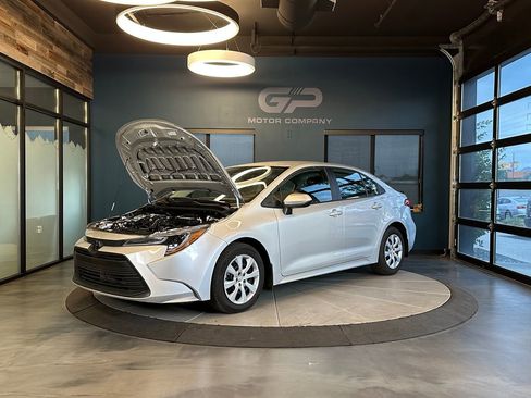 Used 2025 Toyota Corolla LE FWD image 25