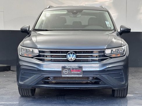 Used 2024 Volkswagen Tiguan SE image 8