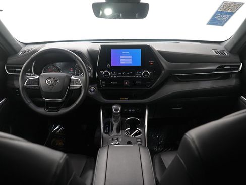 Used 2023 Toyota Highlander XSE image 14