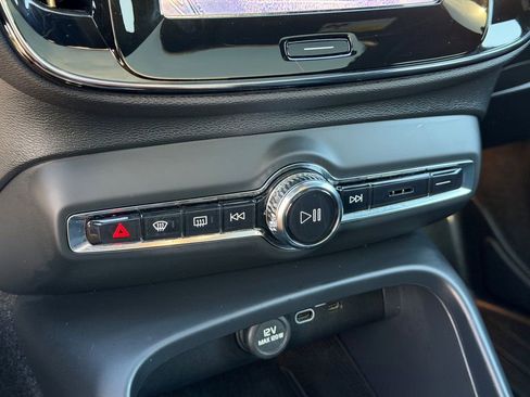 Certified 2023 Volvo C40 P8 Recharge Plus AWD/4WD image 32