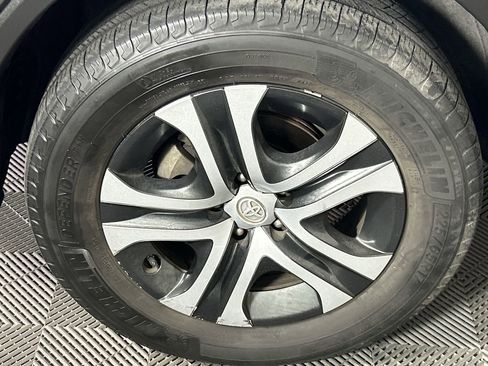 Used 2018 Toyota RAV4 LE w/ Carpet Mat Package FWD image 10