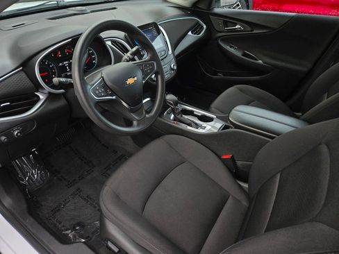 Used 2024 Chevrolet Malibu LT FWD image 8