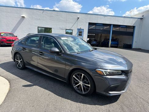 Used 2023 Honda Civic Touring image 13