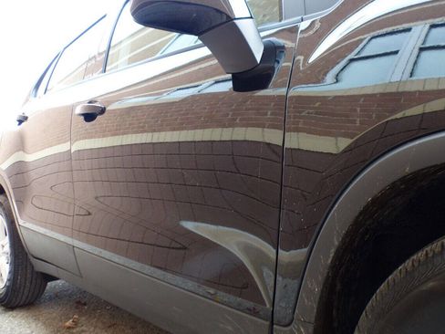 Used 2019 Chevrolet Trax LS image 25