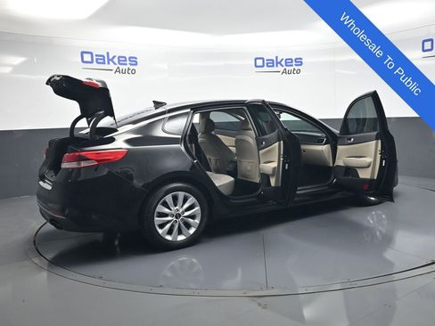 Used 2018 Kia Optima LX w/ 17" Alloy Wheels Package FWD image 53