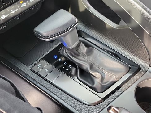 Certified 2025 Hyundai Elantra Sport image 13