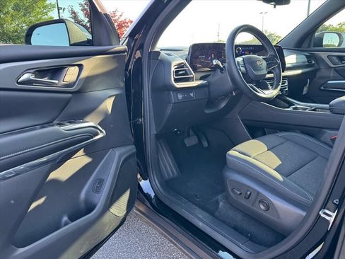 Used 2026 Chevrolet Traverse LT FWD image 15
