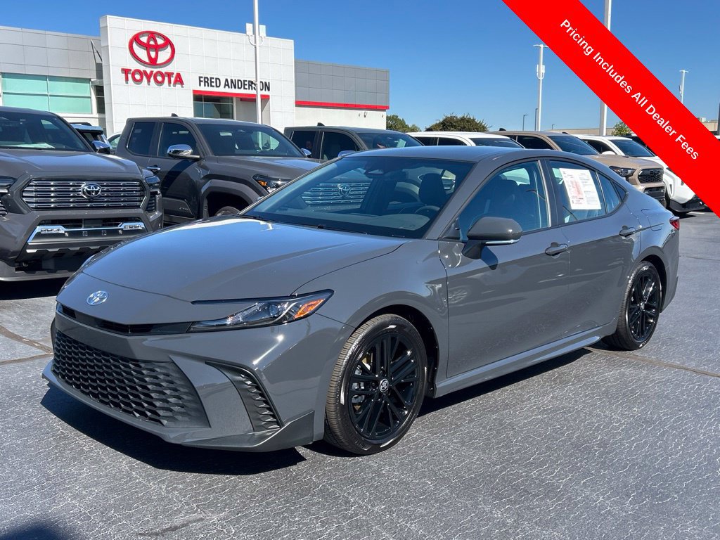 Used 2026 Toyota Camry SE FWD image 1
