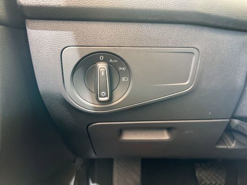 Used 2023 Volkswagen Tiguan SE FWD image 33