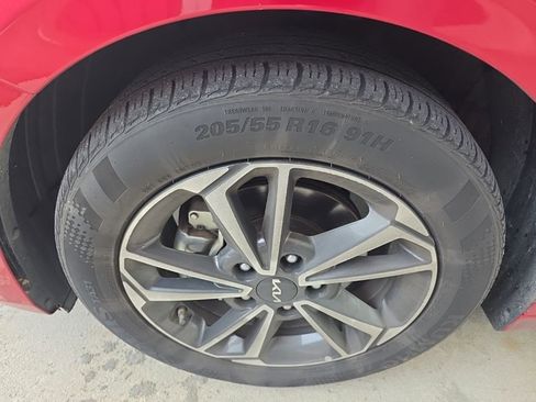 Used 2023 Kia Forte LXS FWD image 15