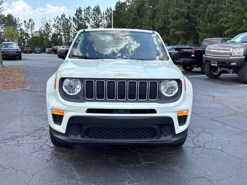 Used 2023 Jeep Renegade Latitude AWD/4WD image 2