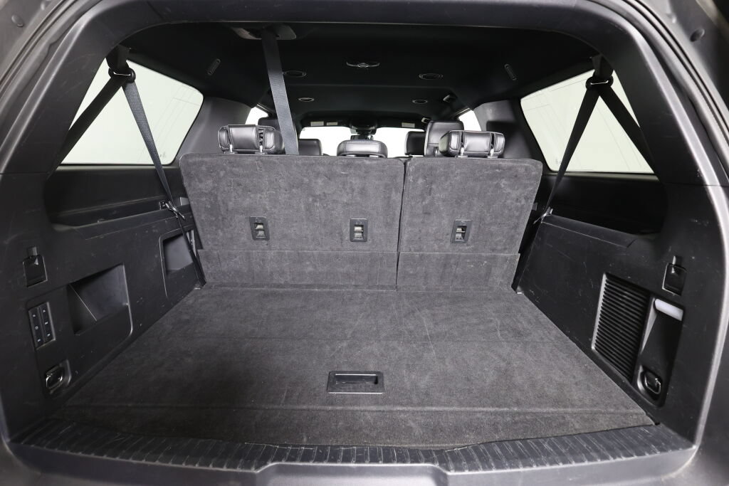 Used 2018 Ford Expedition Max XLT w/ Equipment Group 202A AWD/4WD image 19