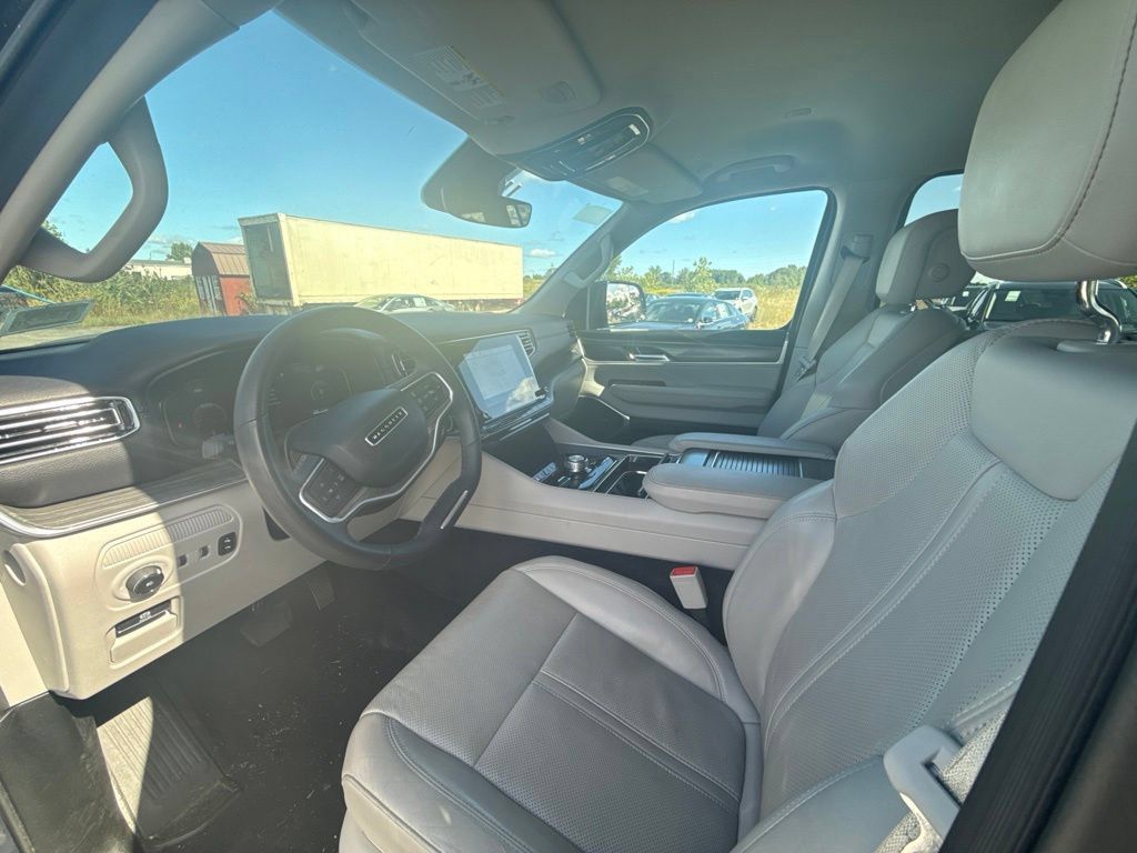 Used 2024 Jeep Wagoneer Series II w/ Flexible Seating Group AWD/4WD image 10