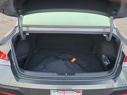 Certified 2025 Hyundai Elantra SEL FWD image 18