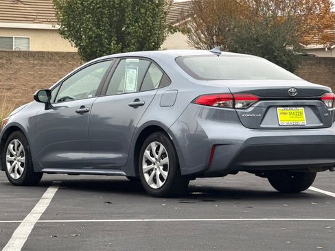Used 2023 Toyota Corolla LE image 3