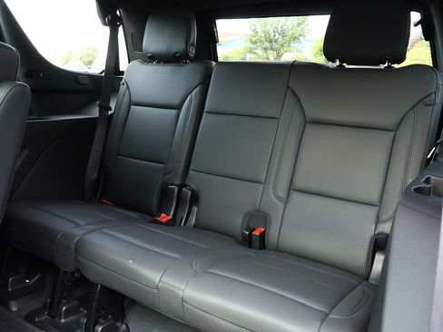 Used 2024 Chevrolet Tahoe Z71 w/ Luxury Package AWD/4WD image 26
