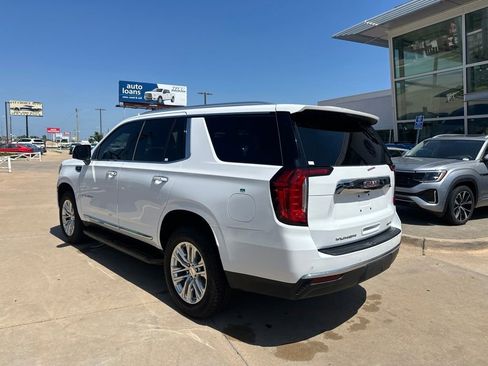 Used 2023 GMC Yukon SLT w/ SLT Luxury Package AWD/4WD image 8
