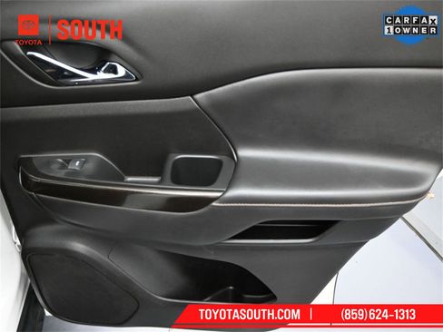 Used 2022 GMC Acadia AT4 w/ Technology Package image 27