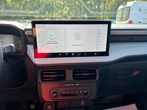 New 2025 Ford Maverick XLT image 21