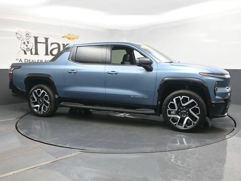 Used 2025 Chevrolet Silverado EV RST AWD/4WD image 2