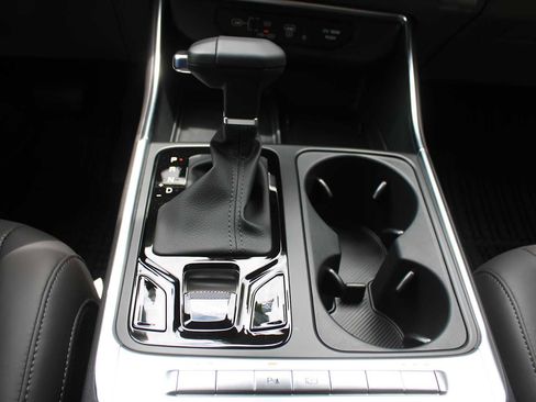 New 2025 Kia Carnival EX image 40