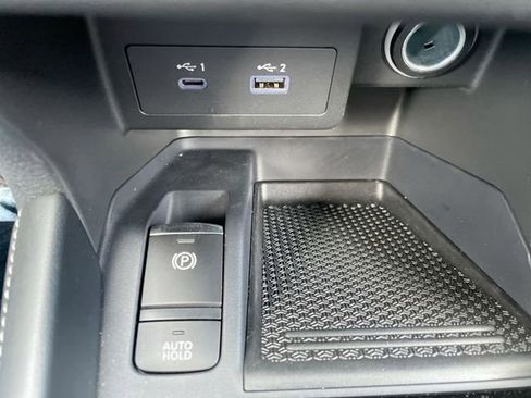 Used 2024 Nissan Kicks SV image 23