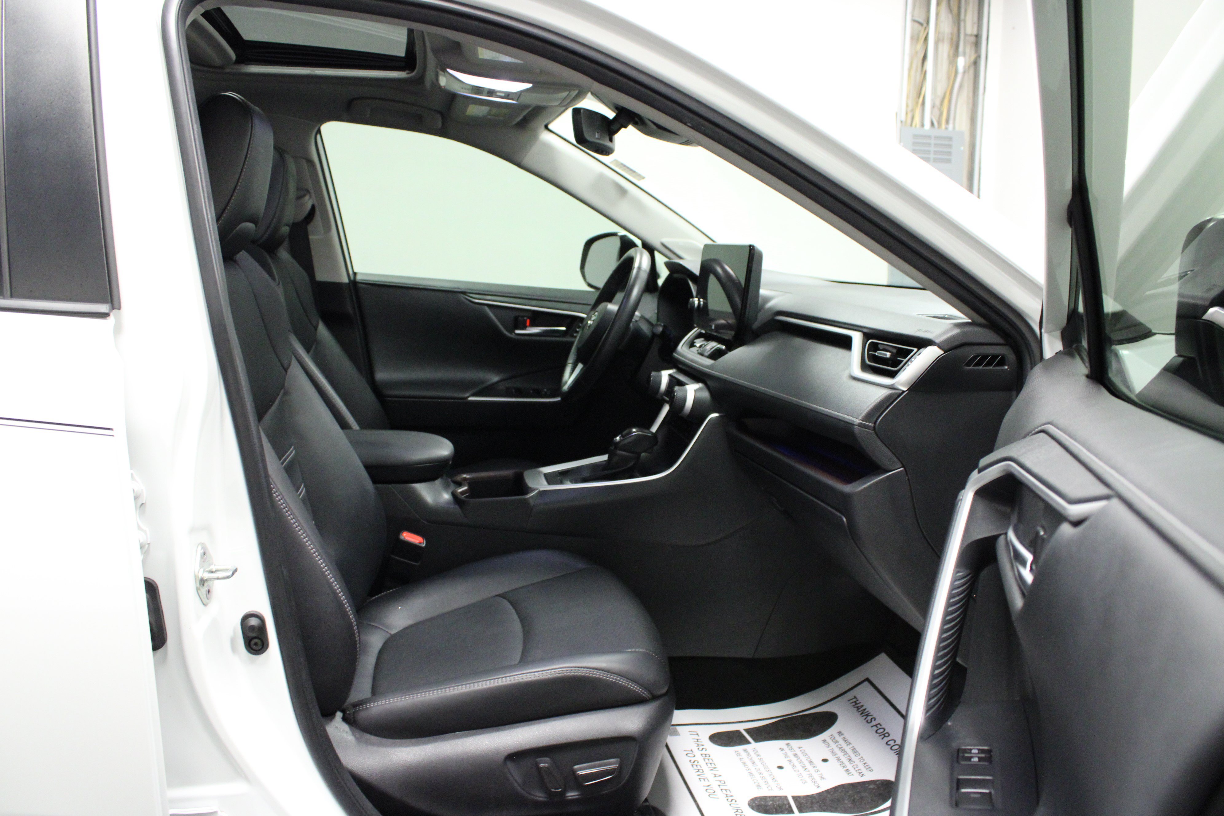 Used 2023 Toyota RAV4 Limited FWD image 16