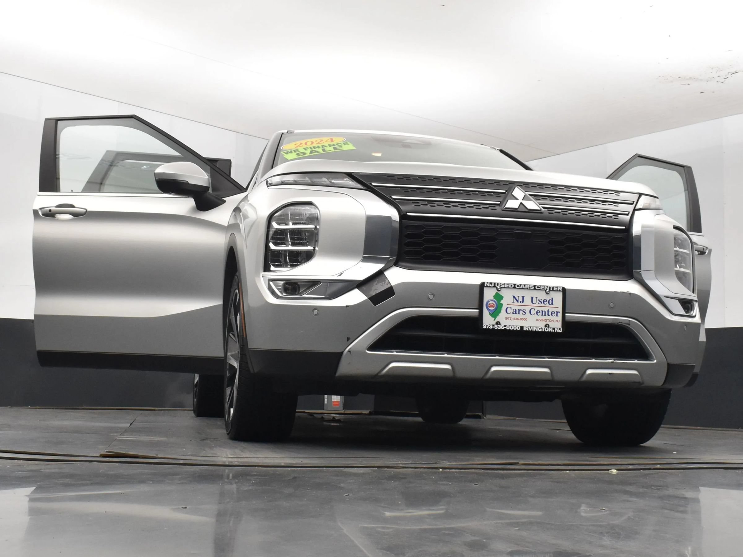 Used 2024 Mitsubishi Outlander FWD image 8
