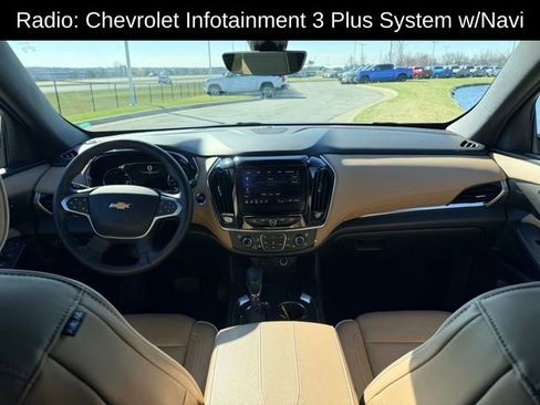 Used 2023 Chevrolet Traverse Premier image 7