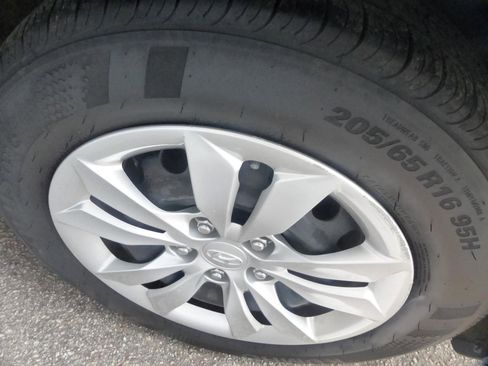 Used 2011 Hyundai Sonata GLS FWD image 11