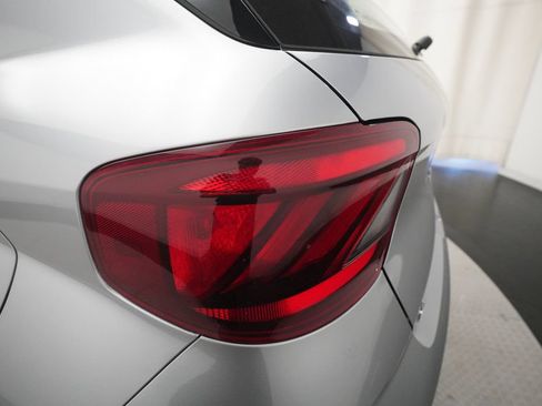 Used 2025 Hyundai Venue SEL FWD image 32
