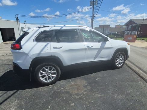 Used 2015 Jeep Cherokee Latitude w/ Cold Weather Group image 8