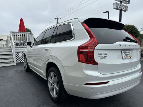 Used 2023 Volvo XC90 B5 Core AWD/4WD image 4
