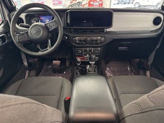 Used 2024 Jeep Wrangler Unlimited AWD/4WD video 2