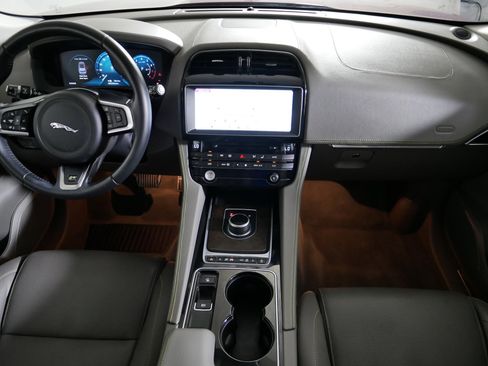 Used 2017 Jaguar F-PACE R-Sport AWD/4WD image 10
