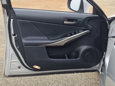 Used 2017 Lexus IS 200t image 15