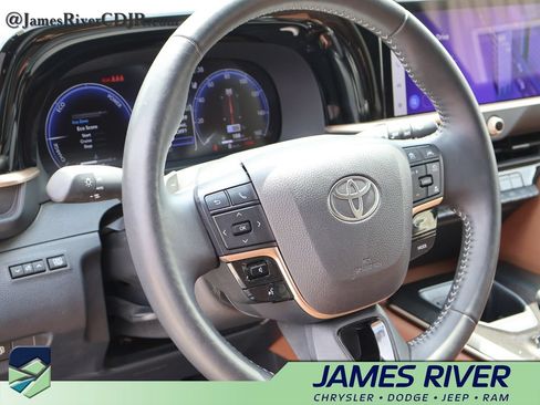 Used 2025 Toyota Crown Signia AWD/4WD image 24