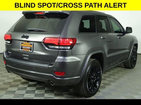 Used 2019 Jeep Grand Cherokee Altitude image 14