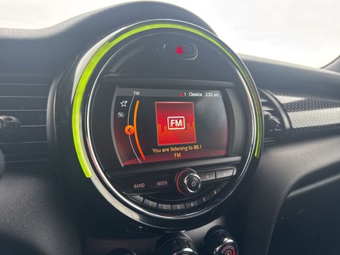 Used 2019 MINI Cooper S w/ Signature Upholstery Package image 27